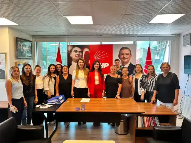 İlçe Kadın Kolları Yönetiminden Toplu İstifa