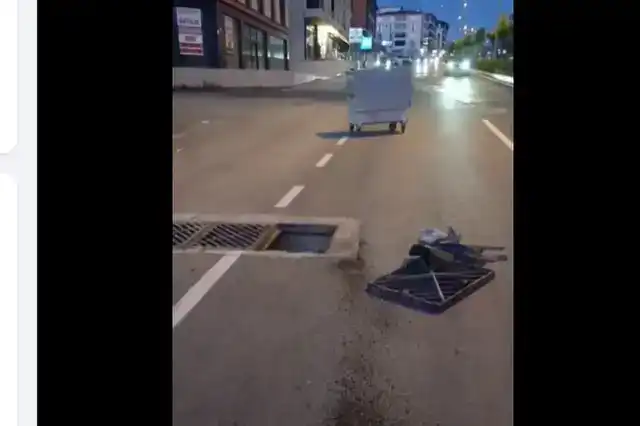 Logar Kapağına Çarpan Otomobil Kullanılamaz Hale Geldi