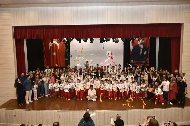 MALKARA BELEDİYE AKADEMİSİ TAEKWONDO KURSU ÖĞRENCİLERİ DÜZENLENEN TÖRENLE BİR ÜST KUŞAĞA YÜKSELDİ