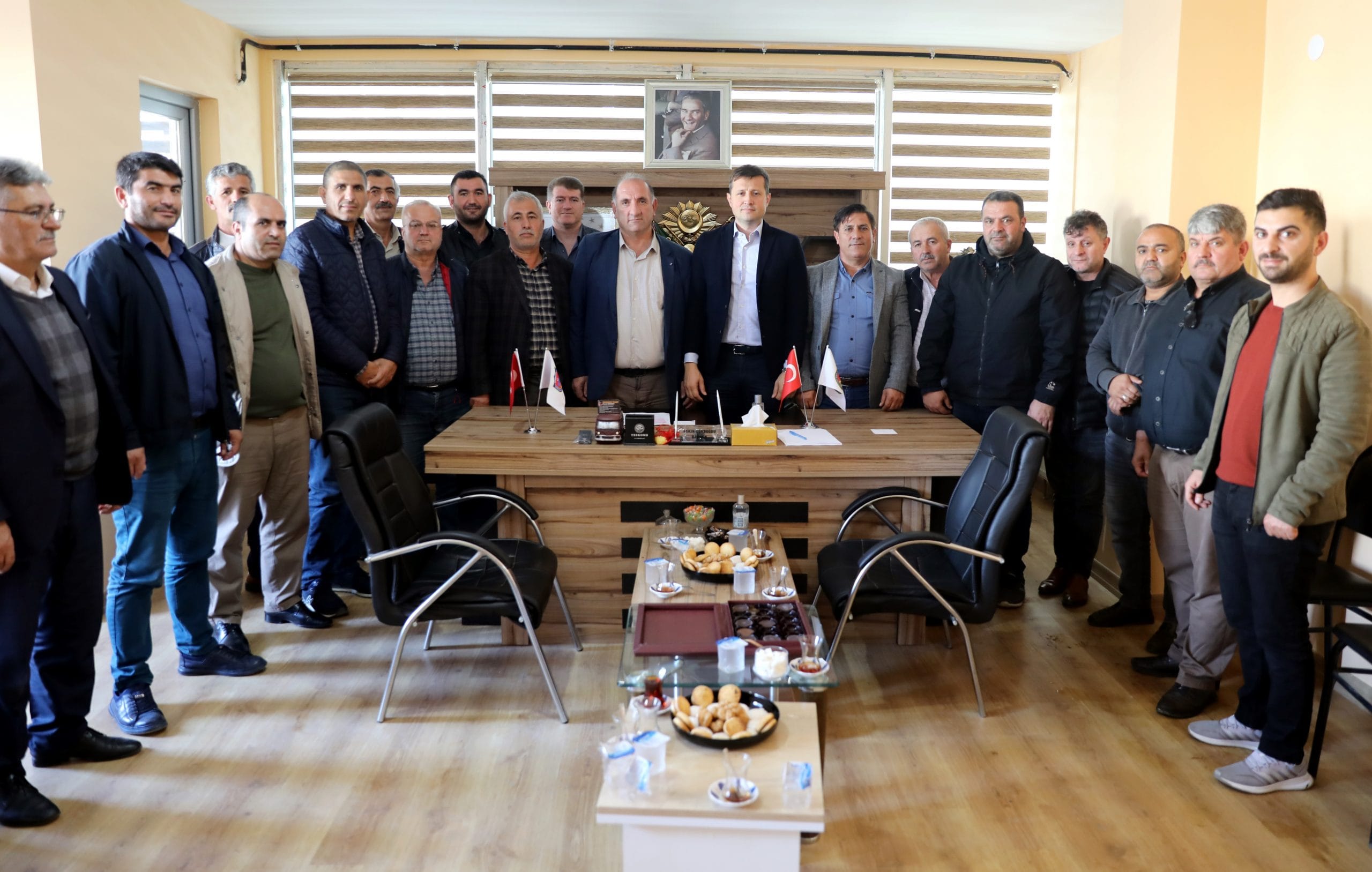 BAŞKAN AKAY’DAN SERVİSÇİLER ODASINA HAYIRLI OLSUN ZİYARETİ