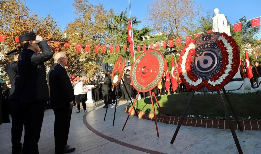BAŞKAN ALBAYRAK EBEDİ ÖNDER MUSTAFA KEMAL ATATÜRK’Ü ANMA PROGRAMINA KATILDI