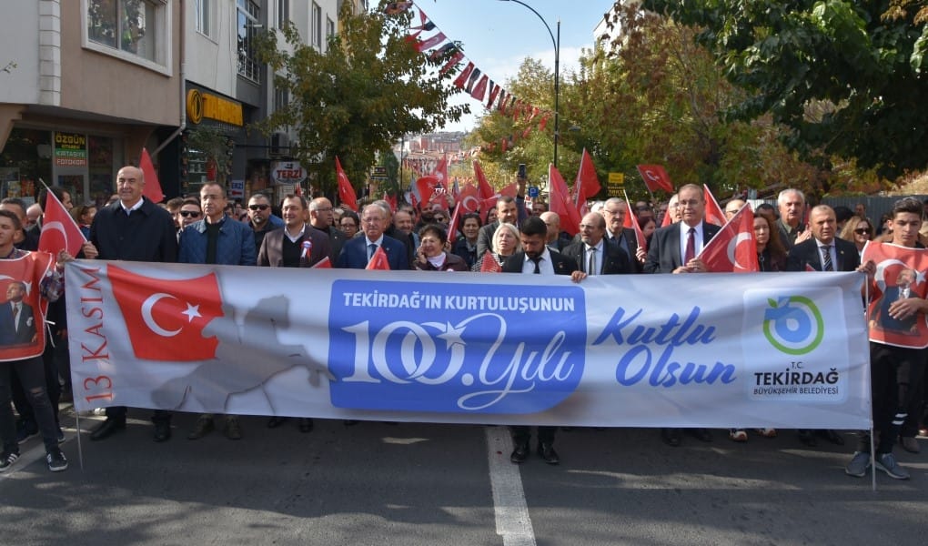 KURTULUŞ BAYRAMI KORTEJİNDE 100. YIL COŞKUSU DORUĞA ULAŞTI