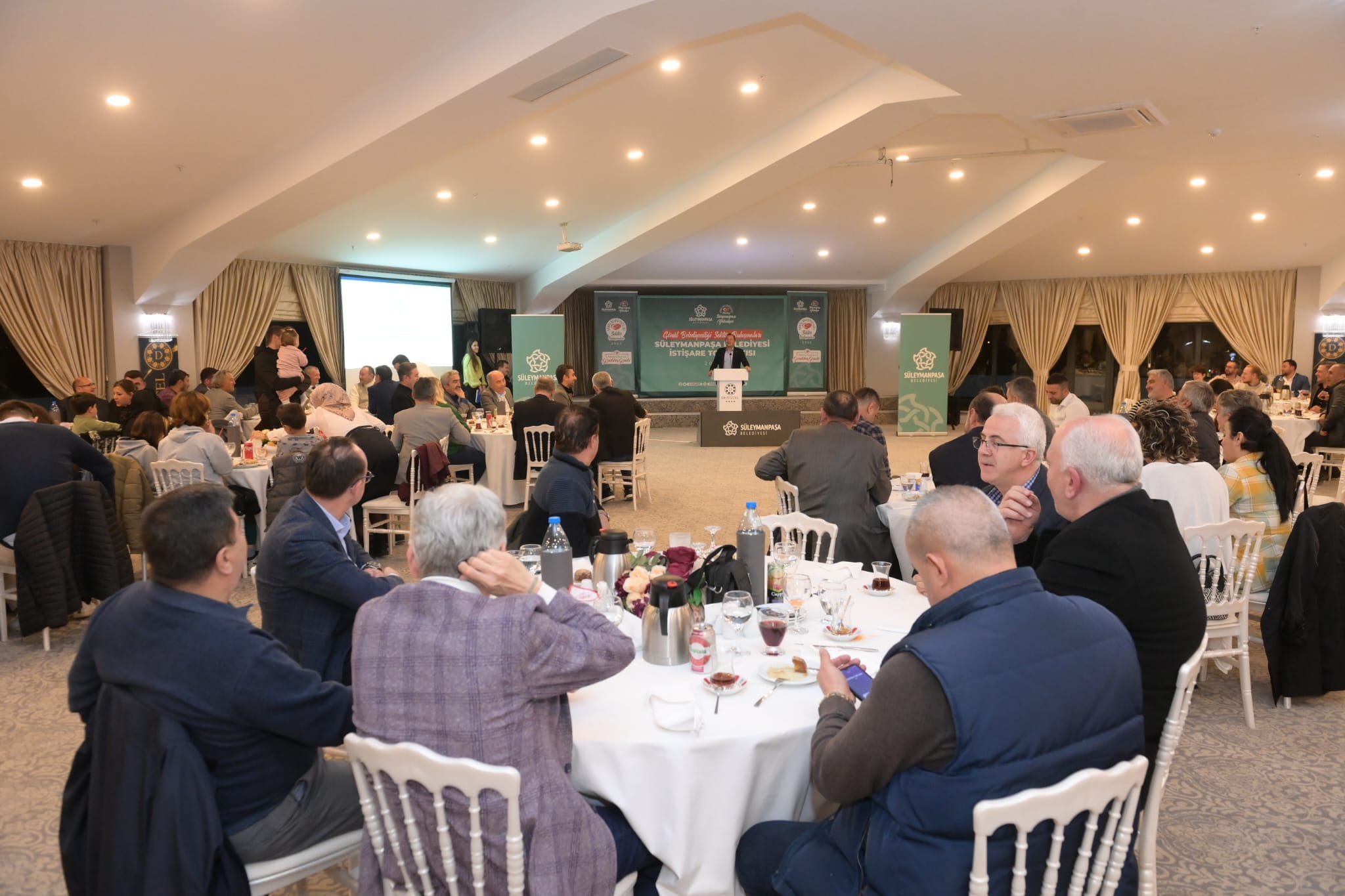 Başkan Yüksel emlak sektörü temsilcileri ile bir araya geldi