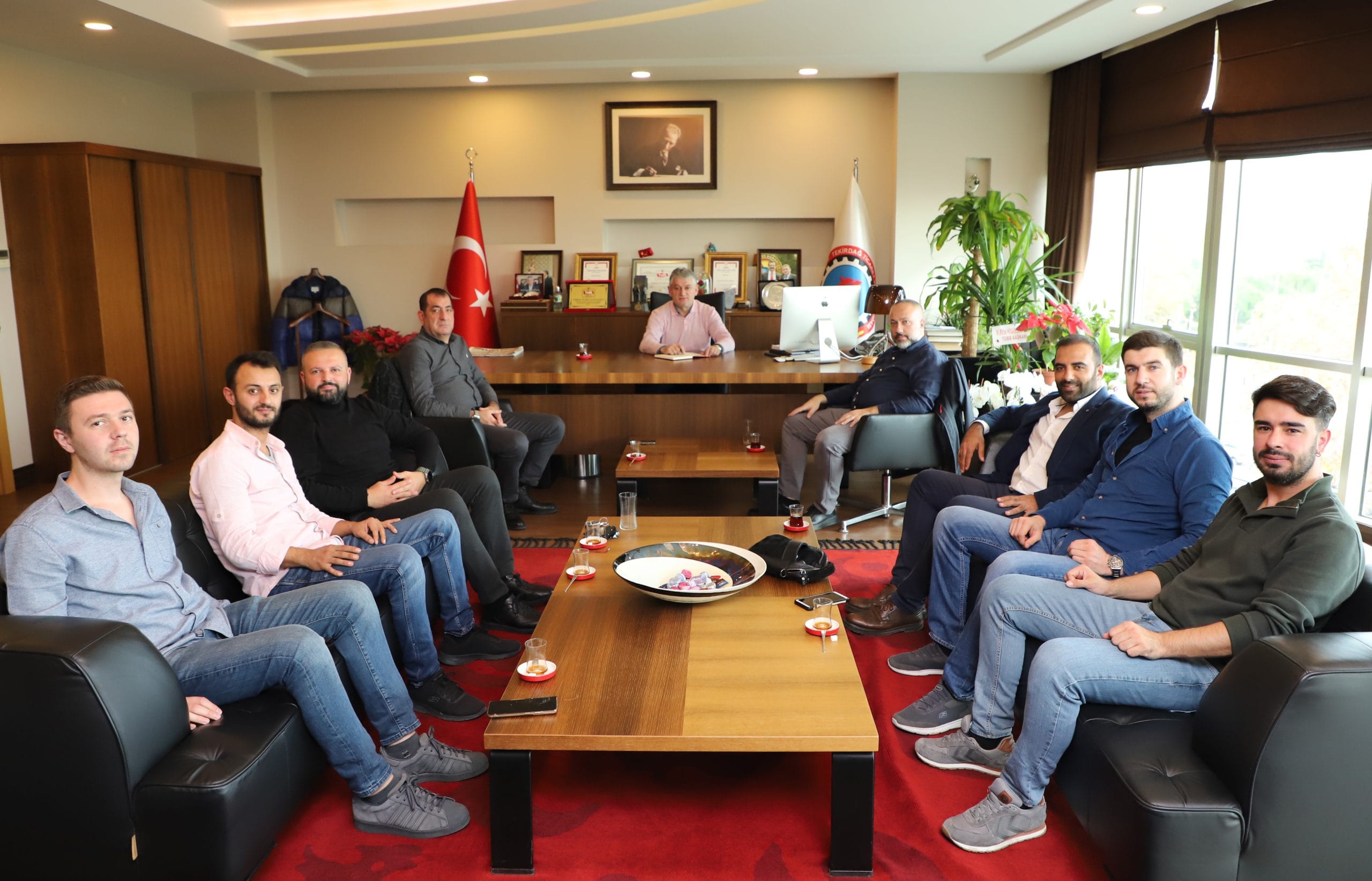 BAŞKAN CENGİZ GÜNAY; “SEKTÖR TEMSİLCİLERİMİZİN TALEP VE ÖNERİLERİNİ DİNLEYEREK ŞEHRİMİZİN KALKINMASI İÇİN ÇALIŞIYORUZ”