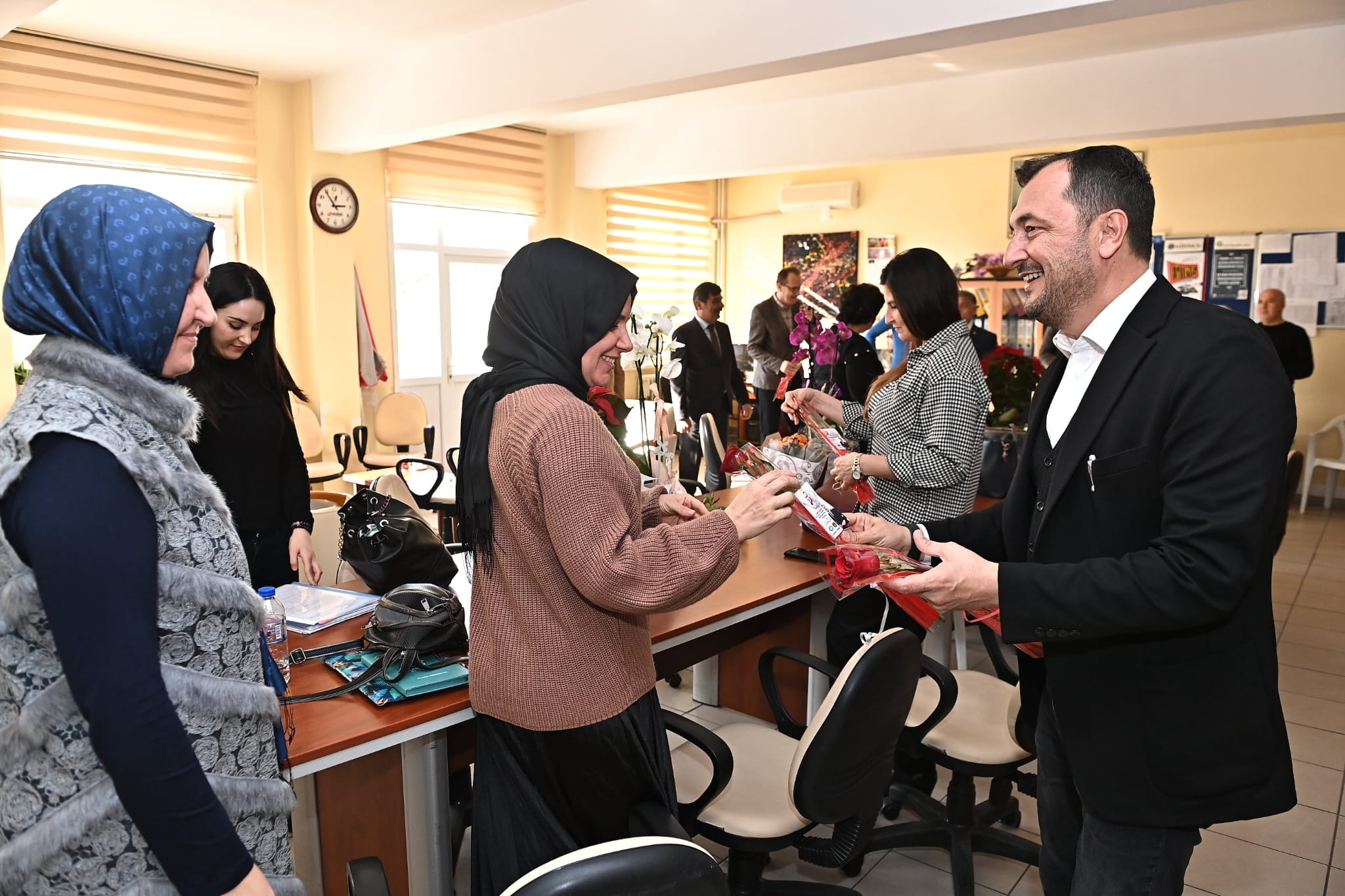 Süleymanpaşa Belediyesinden öğretmenlere 24 Kasım sürprizi