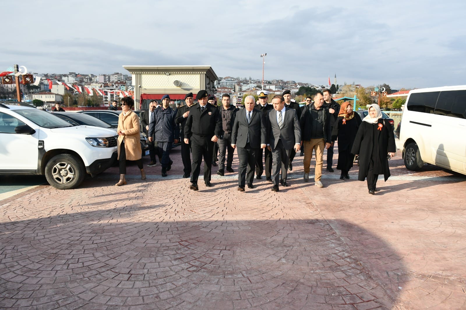 Vali Aziz Yıldırım Kadına Yönelik Şiddete Karşı Uluslararası Mücadele Günü Kapsamında Düzenlenen Etkinliğe Katıldı
