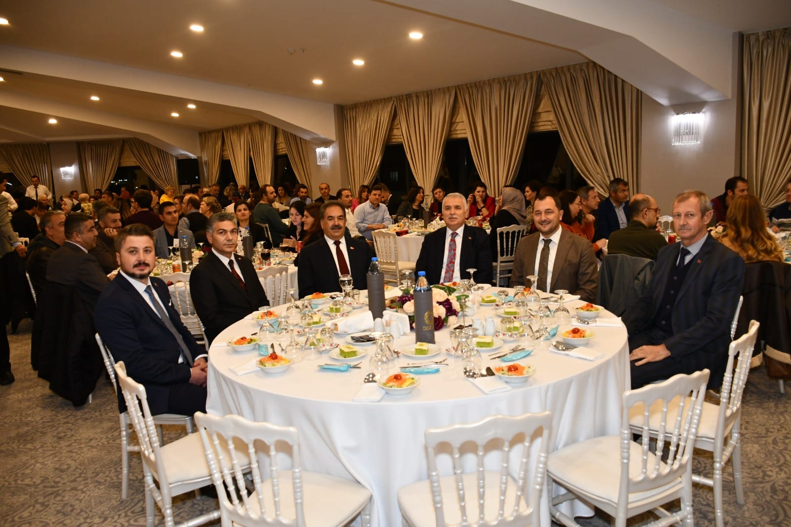 Vali Aziz Yıldırım Eğitimcilerle Buluşma Toplantısı’na Katıldı