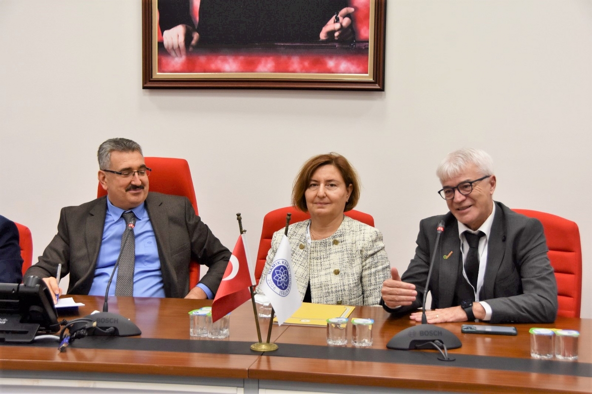 ZİDEK Değerlendirme Takımları Üniversitemize ve Ziraat Fakültemize Kurum Ziyaretlerini Gerçekleştirdiler