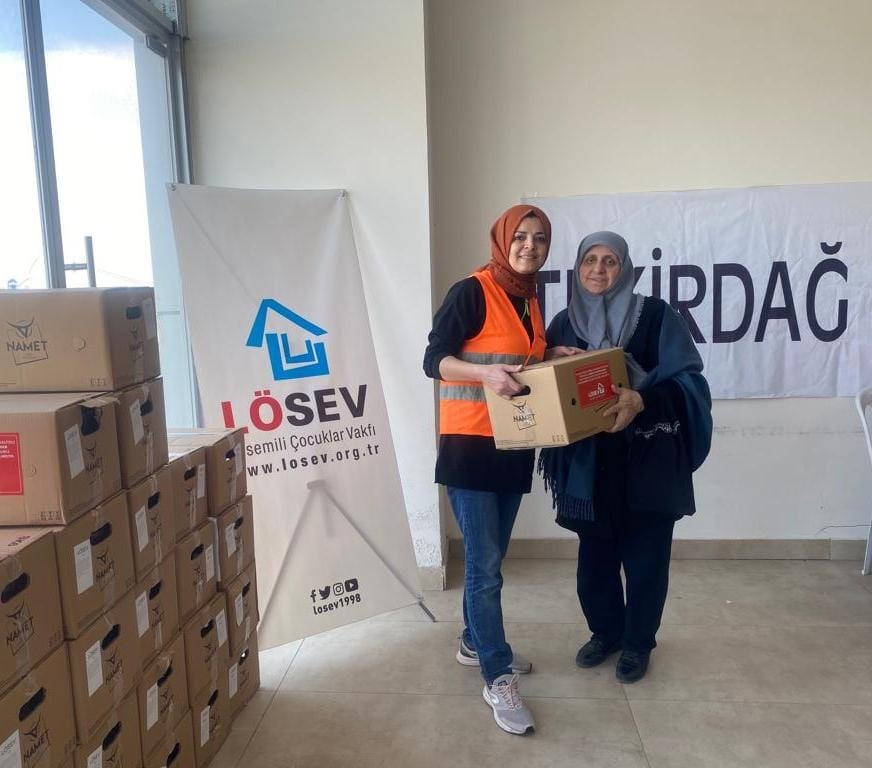 TEKİRDAĞ’DA LÖSEV “MUTLU ET” PAKETLERİYLE  YARDIMDA BULUNDU