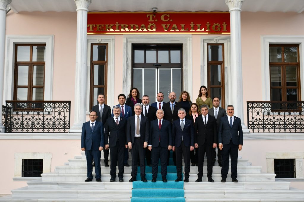 Vali Aziz Yıldırım Başkanlığında Mesleki Eğitim İstişare Toplantısı Gerçekleştirildi