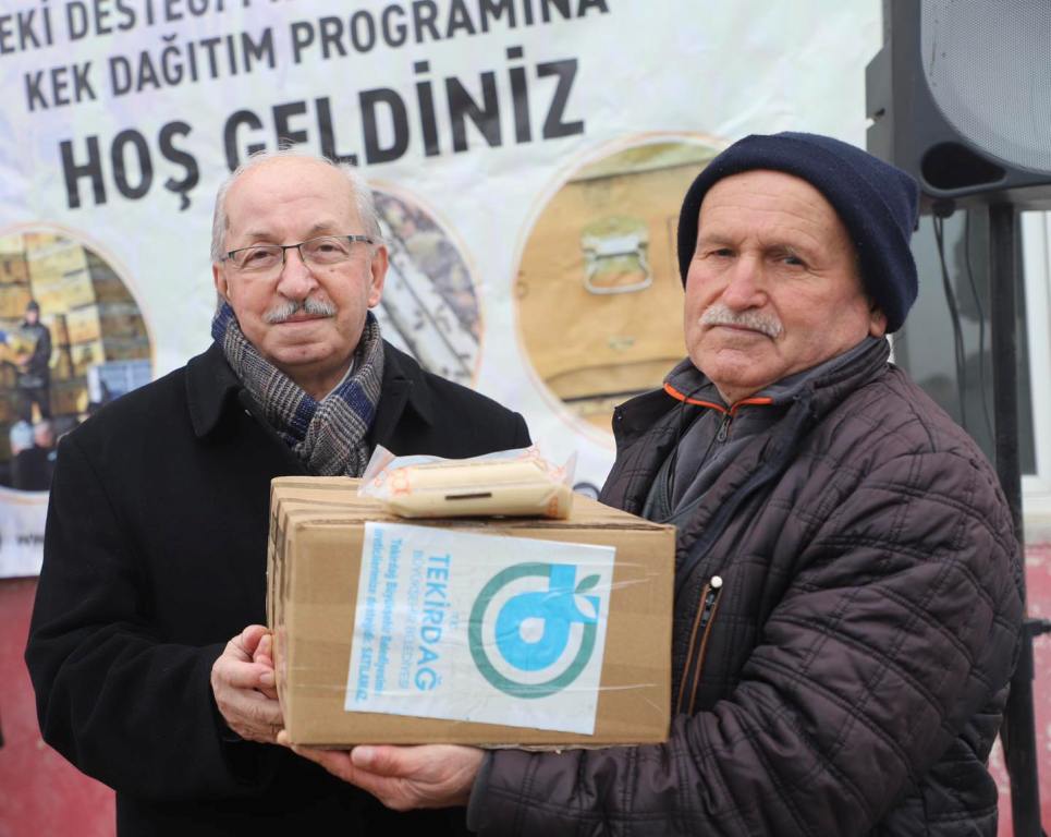 BÜYÜKŞEHİR BELEDİYESİ’NİN ARI YETİŞTİRİCİLERİNE DESTEĞİ SÜRÜYOR