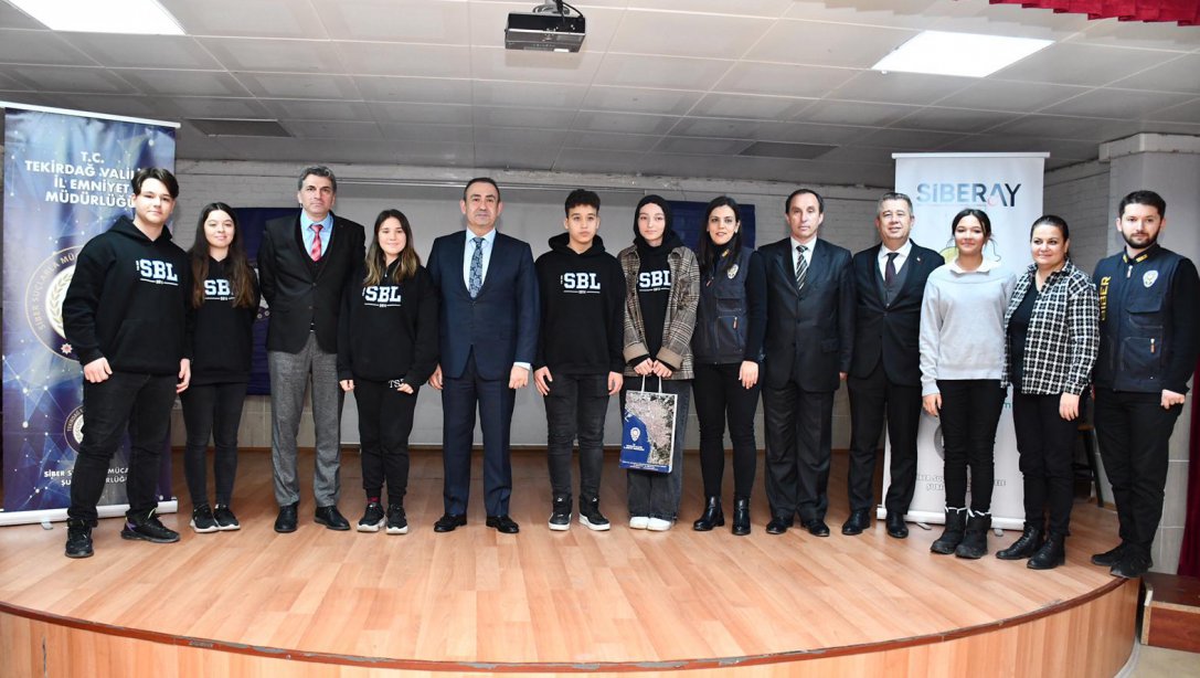 Mehmet Hakan Fındık Tekirdağ Belediyesi Mehmet Serez Sosyal Bilimler Lisesini Ziyaret Etti