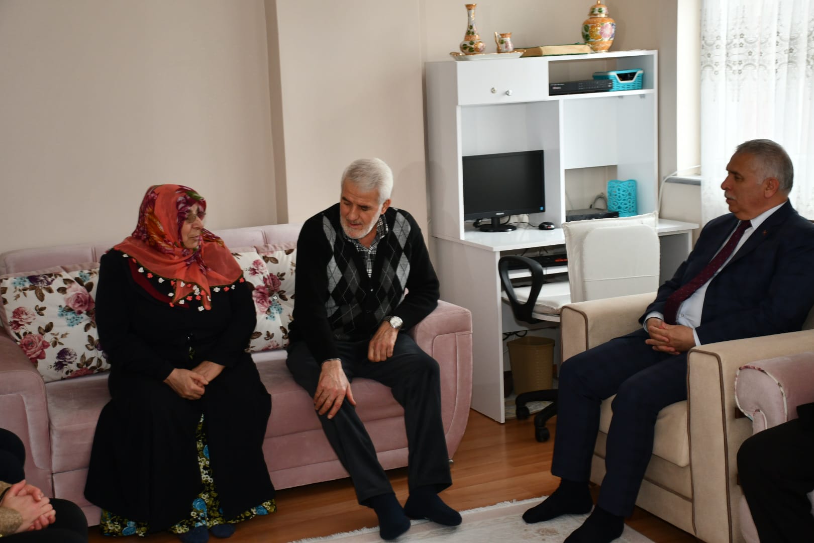 Vali Aziz Yıldırım Şehit Ailesini Ziyaret Etti