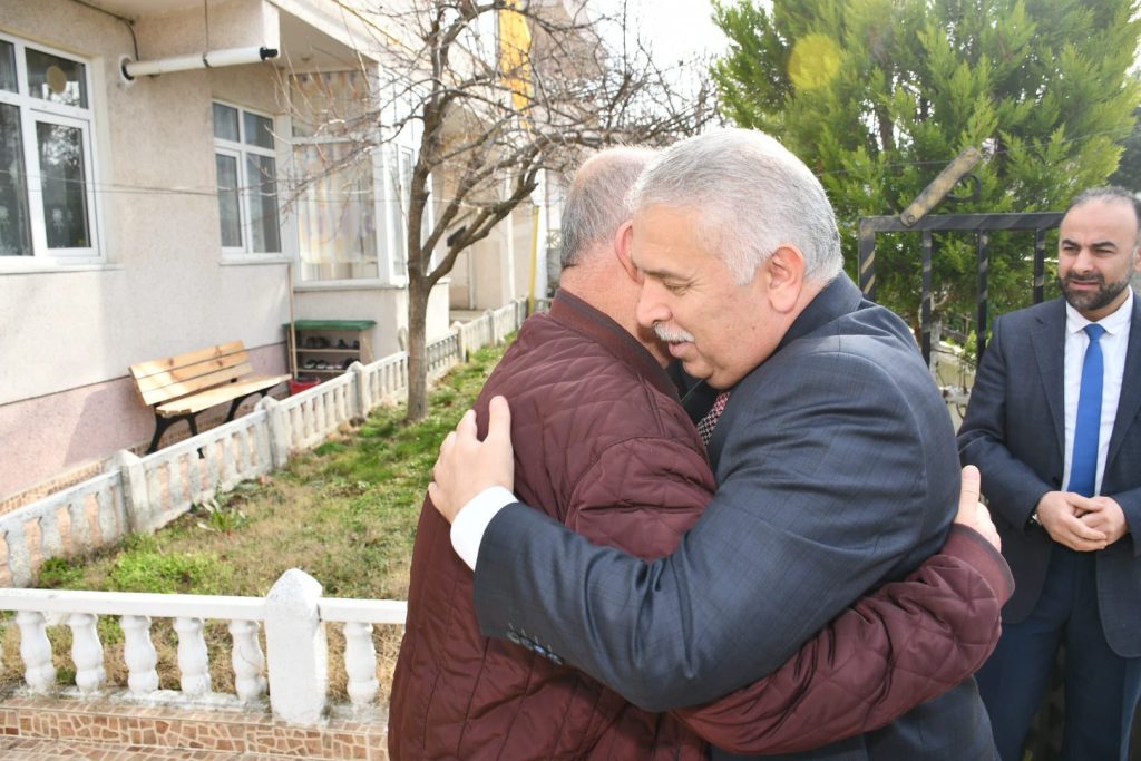 Vali Aziz Yıldırım Hayırsever Halil Karaca’ya Taziye Ziyaretinde Bulundu