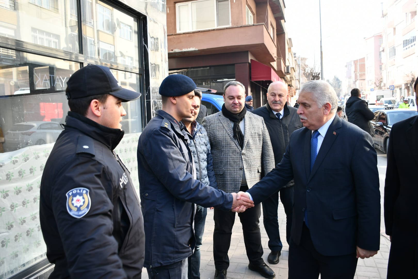 Vali Aziz Yıldırım Hayrabolu İlçemizdeki Yardım Çalışmalarını Yerinde Takip Etti