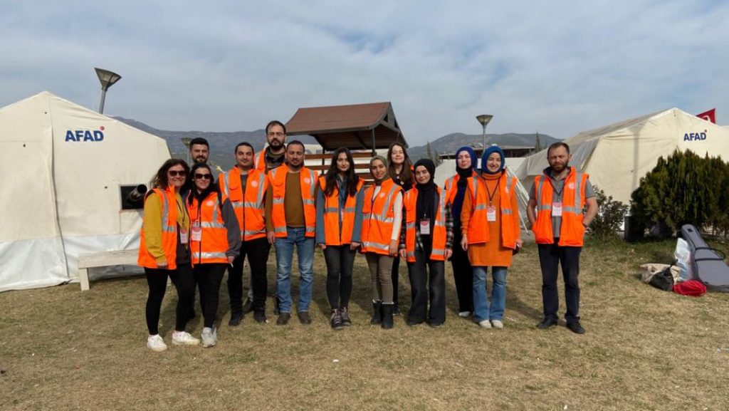 Gönüllü Rehber Öğretmenlerimiz Gaziantep’te Psikososyal Destek Hizmetleri Kapsamında Yaraları Sarmaya Devam Ediyor