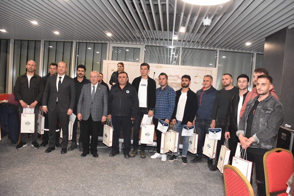 BAŞKAN ALBAYRAK DEPREM BÖLGESİNDE GÖREV YAPAN KAHRAMAN PERSONELLE İFTAR SOFRASINDA BULUŞTU