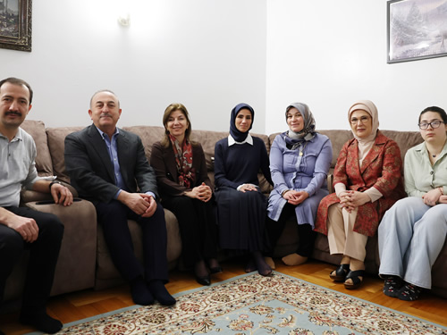 Emine Erdoğan, New York’ta Türk ailenin evinde iftar yaptı