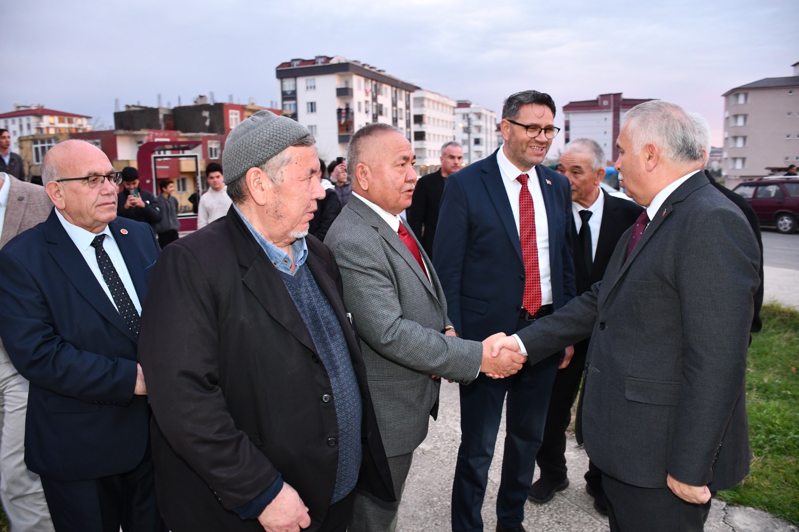 Vali Aziz Yıldırım Çerkezköy İlçemizde Türkmenlerle İftarda Bir Araya Geldi