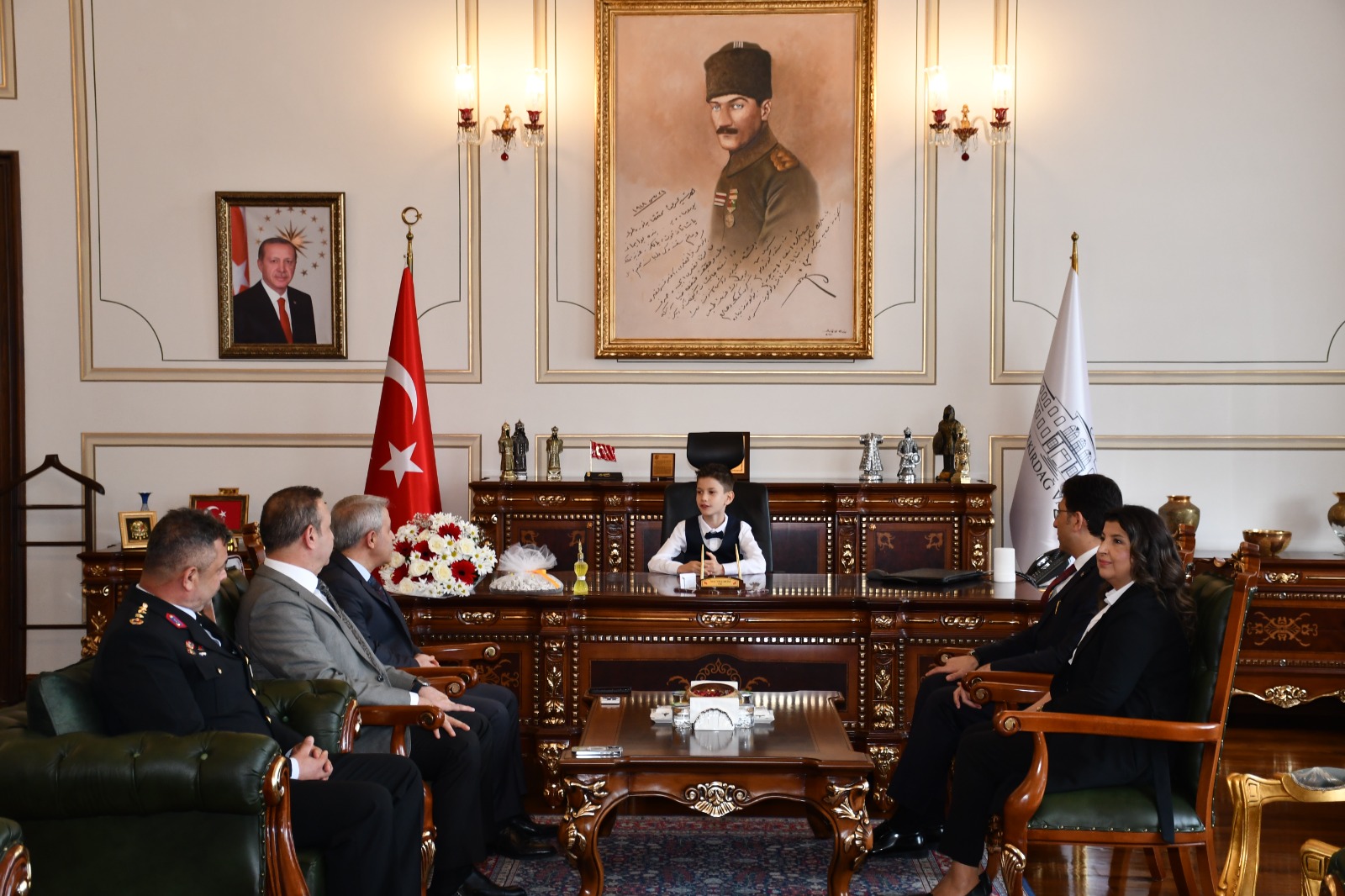 Çınar Yıldız Temsili Olarak Vali Oldu
