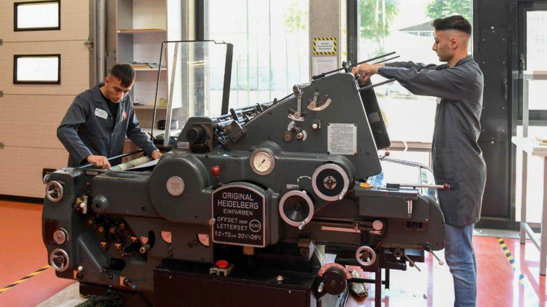 07124539_06134739_manYett