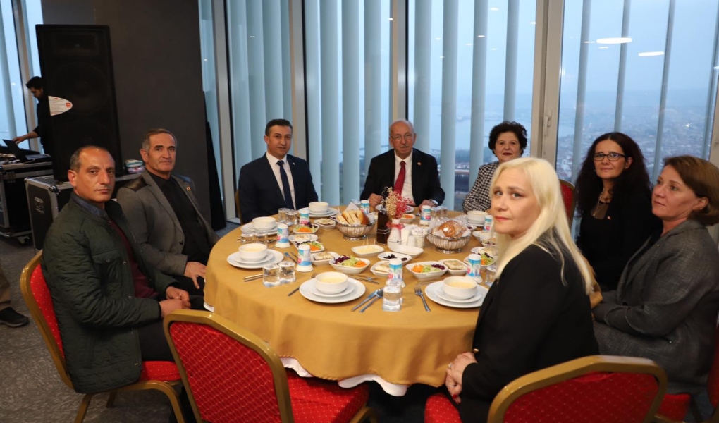 BAŞKAN ALBAYRAK MUHTARLARLA İFTAR SOFRASINDA BULUŞTU