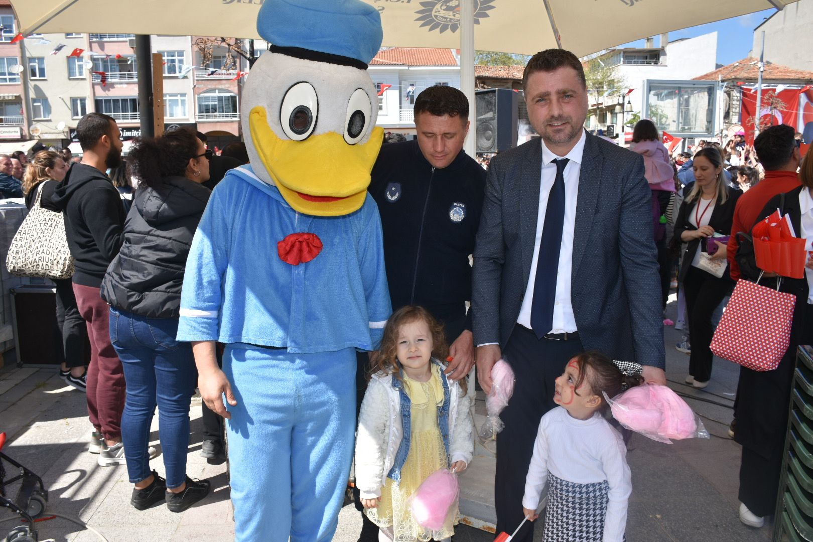 23 NİSAN HEYECANI ŞARKÖY’DE DOYASIYA YAŞANDI
