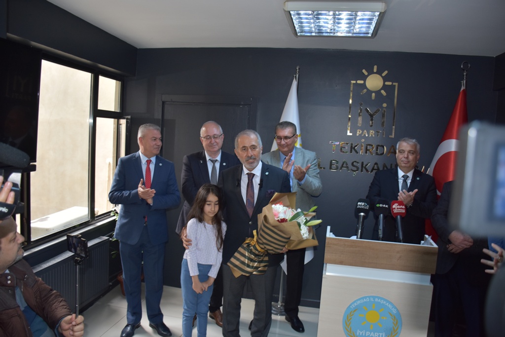 TAMER DODURKA KİMDİR?