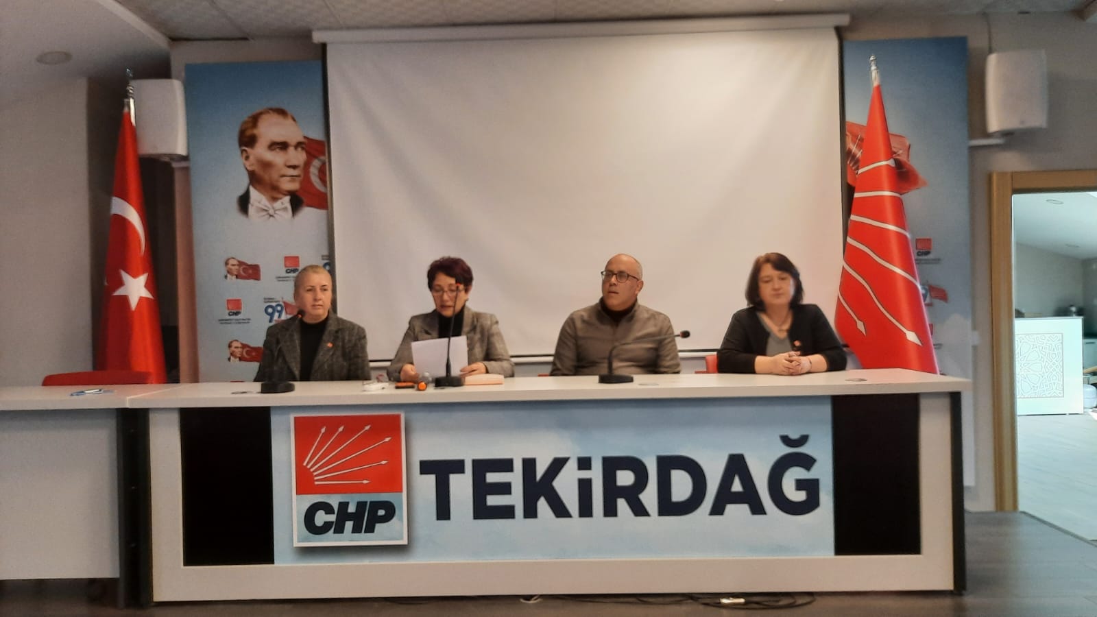 CUMHURİYET HALK PARTİSİ KADIN KOLLARI GENEL BAŞKANI AYLİN NAZLIAKA’NIN TÜRKİYE’DE KADINLARIN BELEDİYELERDE SEÇME VE SEÇİLME HAKKI KAZANMASININ 93. YIL DÖNÜMÜNE İLİŞKİN AÇIKLAMASI