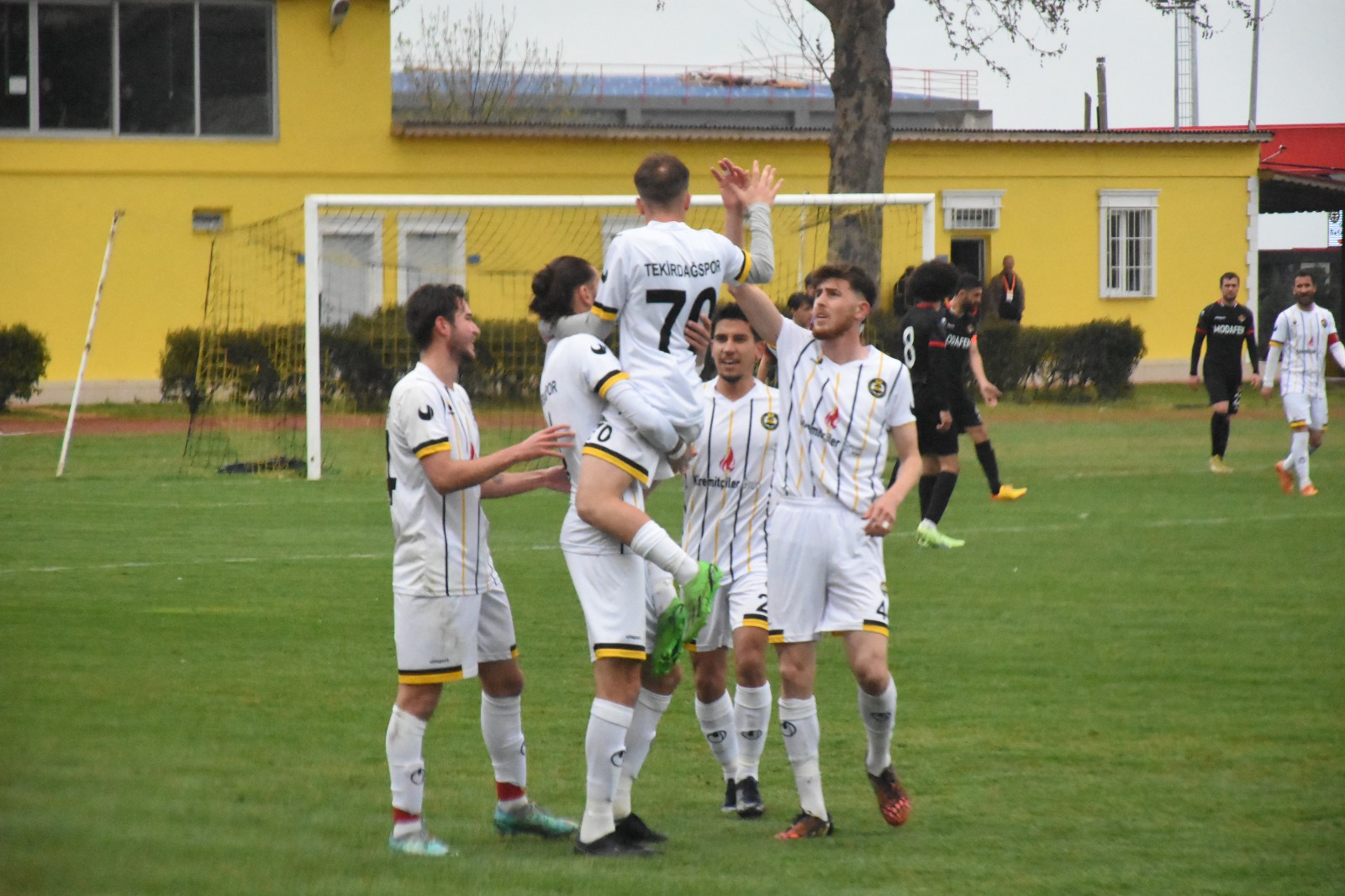 Tekirdağspor Altın Değerinde 3 Puan Aldı