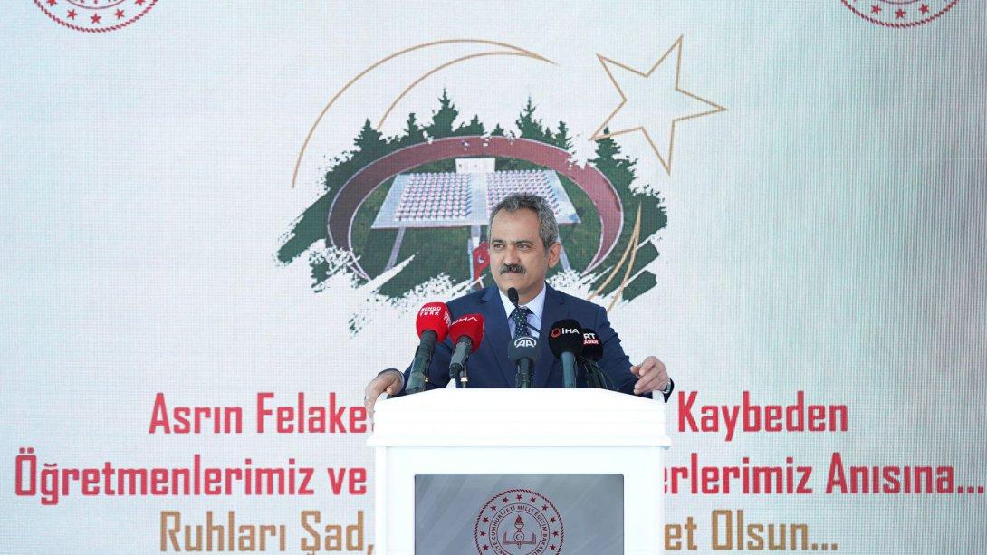Depremde Hayatını Kaybeden Öğretmen ve Eğitim Neferleri İçin Anıt