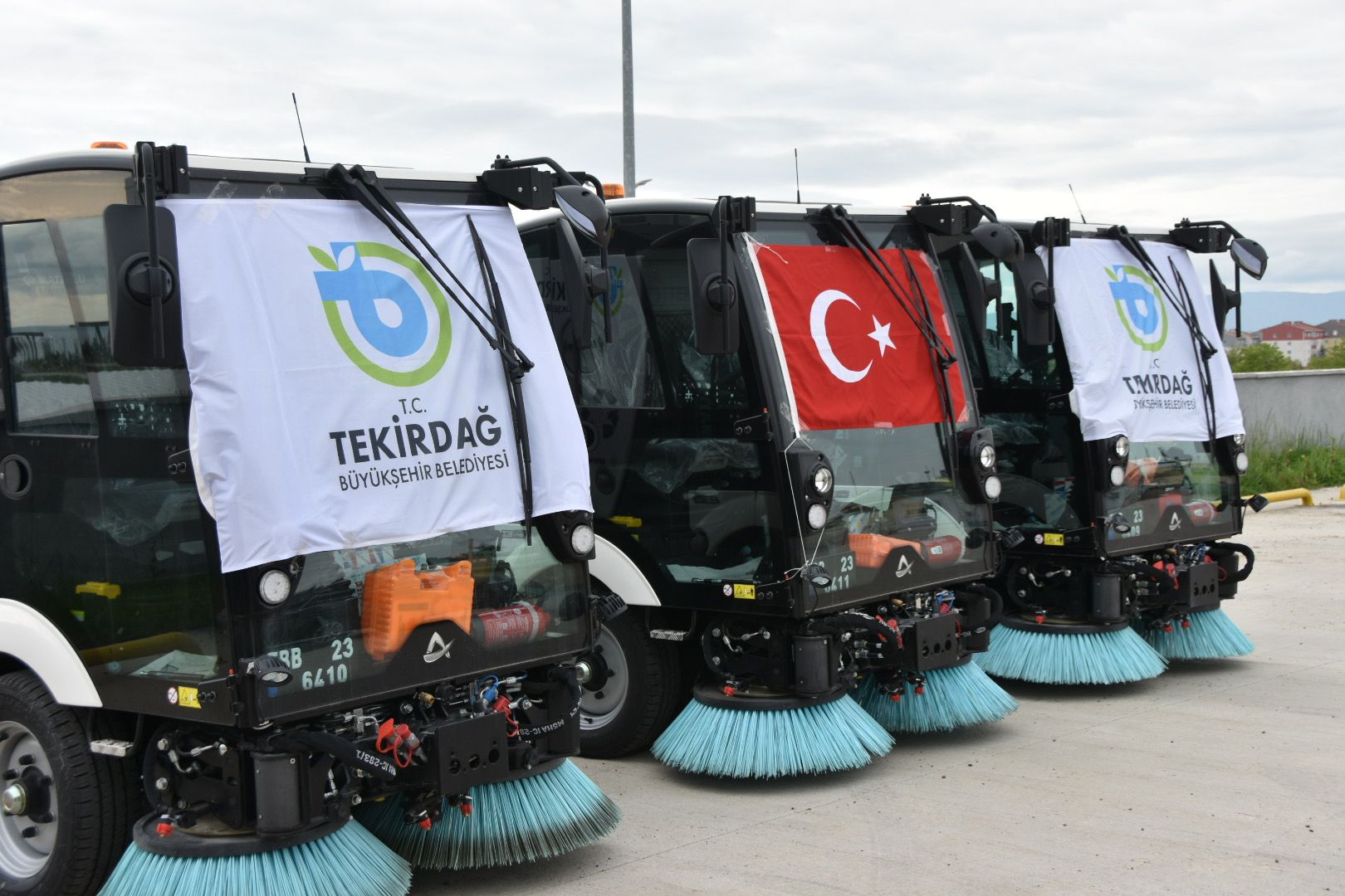 BÜYÜKŞEHİR, TEMİZ ÇEVRE İÇİN TEMİZLİK ARAÇLARININ SAYISINI ARTIRMAYA DEVAM EDİYOR