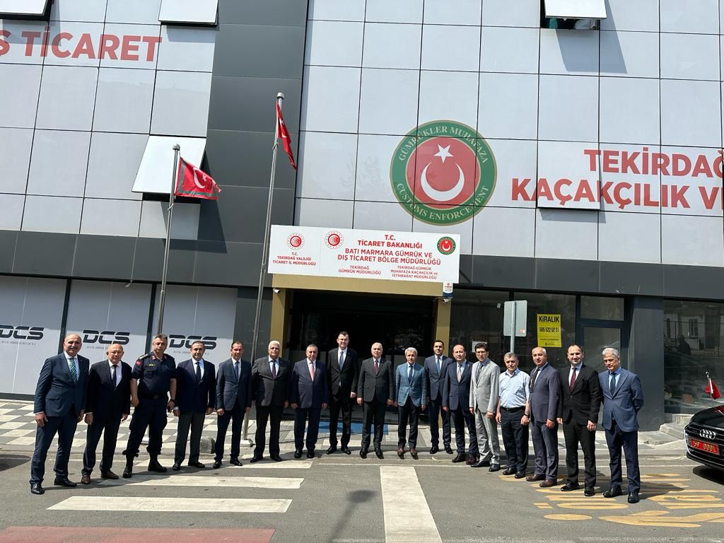 Tekirdağ Valisi Aziz Yıldırım Protokol Üyeleriyle kahvaltıda buluştu