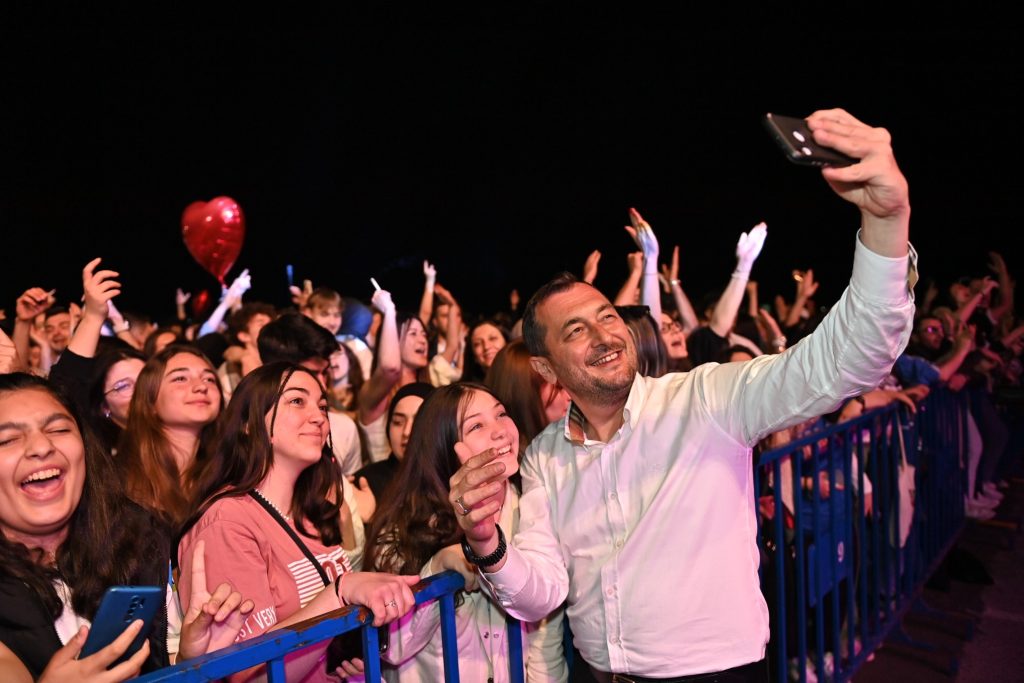 Süleymanpaşa Belediye Başkanından gençlere dev konser