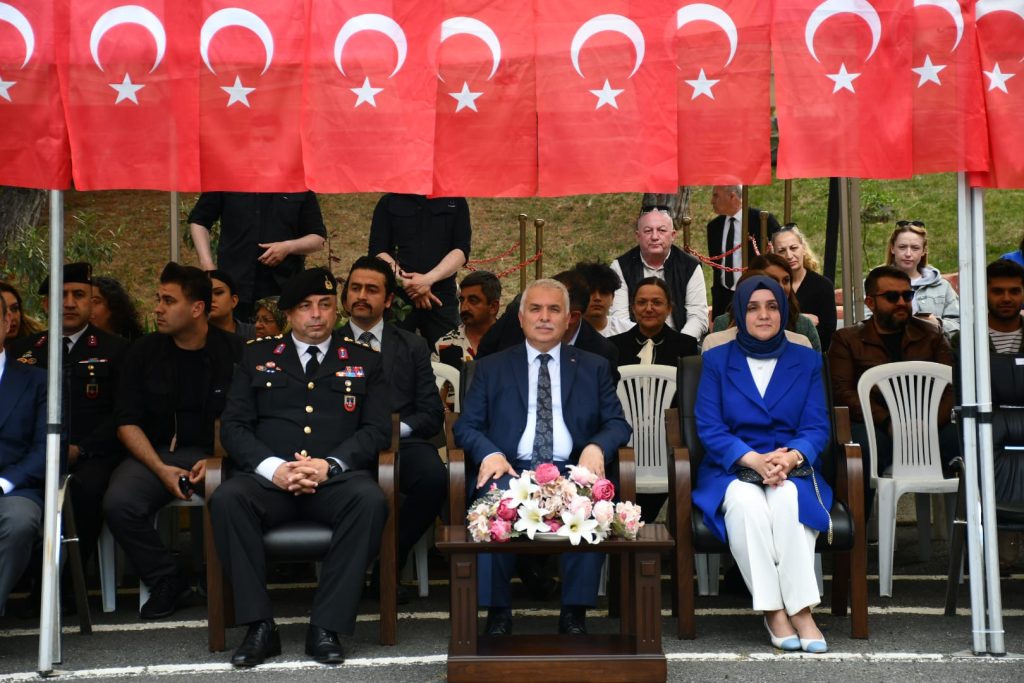 Vali Aziz Yıldırım ve Eşi Güllühan Yıldırım Temsili Askerlik Uygulaması Yemin Töreni’ne Katıldı