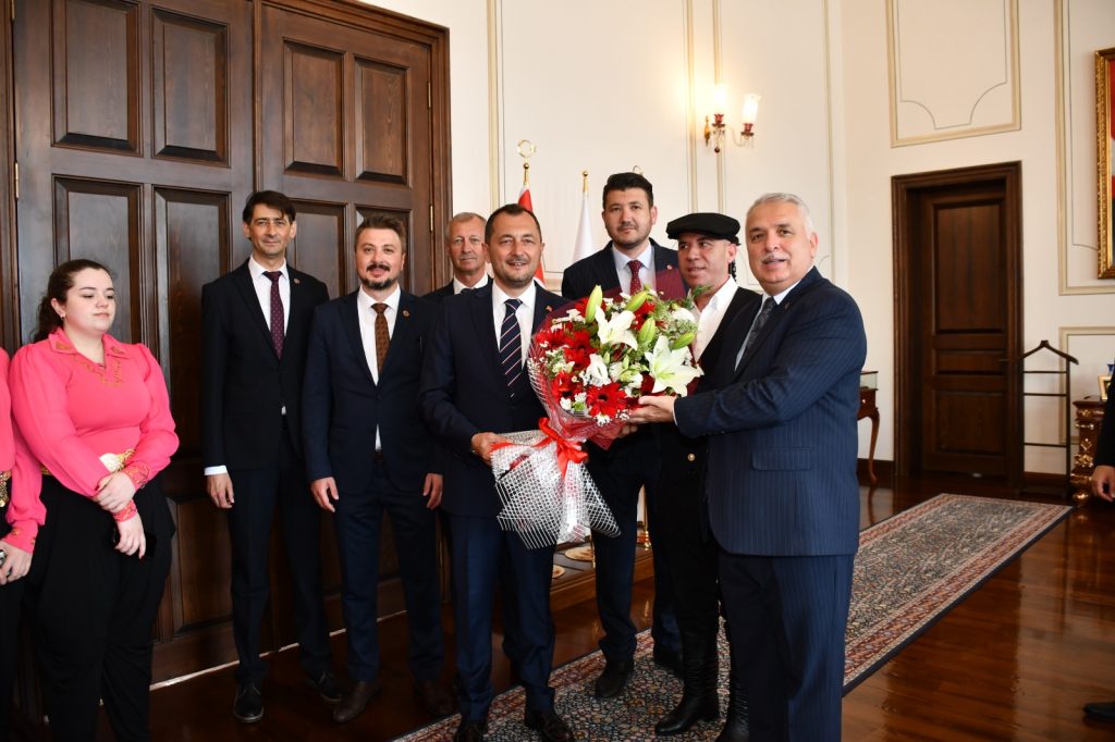 Süleymanpaşa Belediye Başkanı Cüneyt Yüksel Vali Aziz Yıldırım’ı Ziyaret Etti