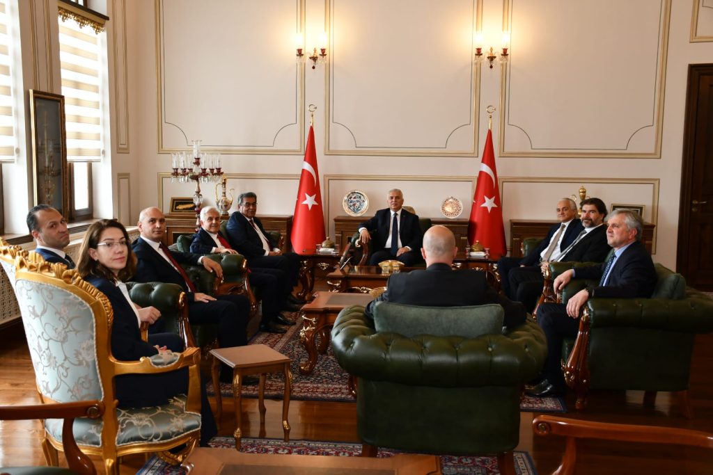 Çerkezköy Organize Sanayi Bölgesi Yönetim Kurulu Başkanı Eyüp Sözdinler ve ÇOSB Yönetim Kurulu Üyeleri Vali Aziz Yıldırım’ı Ziyaret Etti