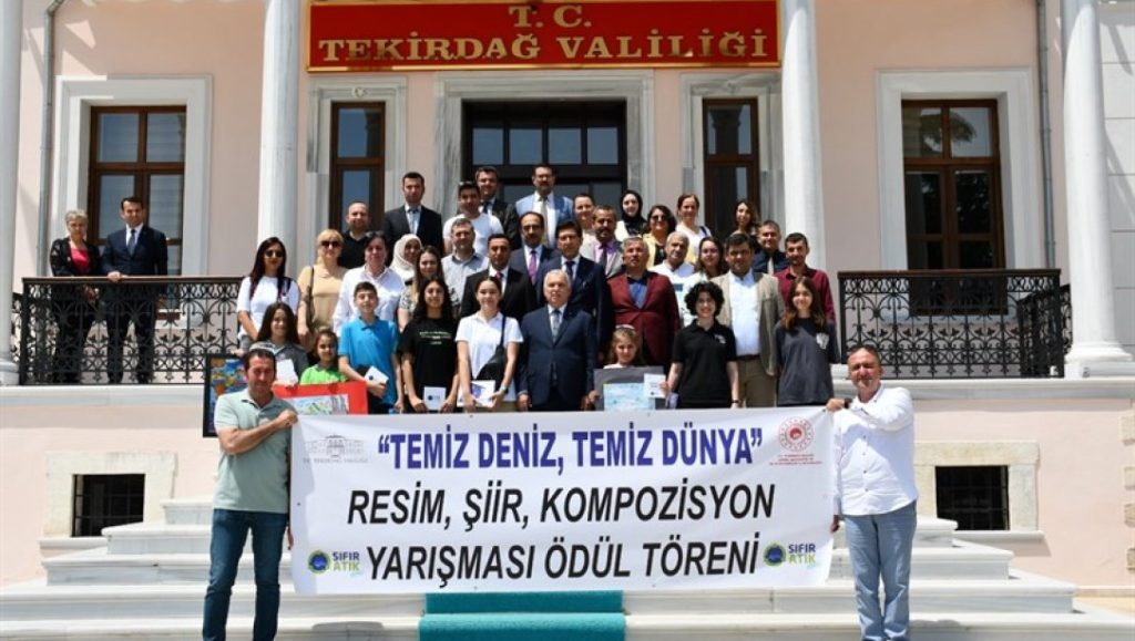 Çevre Haftası Kapsamında Düzenlenen Yarışmalarda Dereceye Giren Öğrencilere Ödülleri Vali Yıldırım Tarafından Verildi