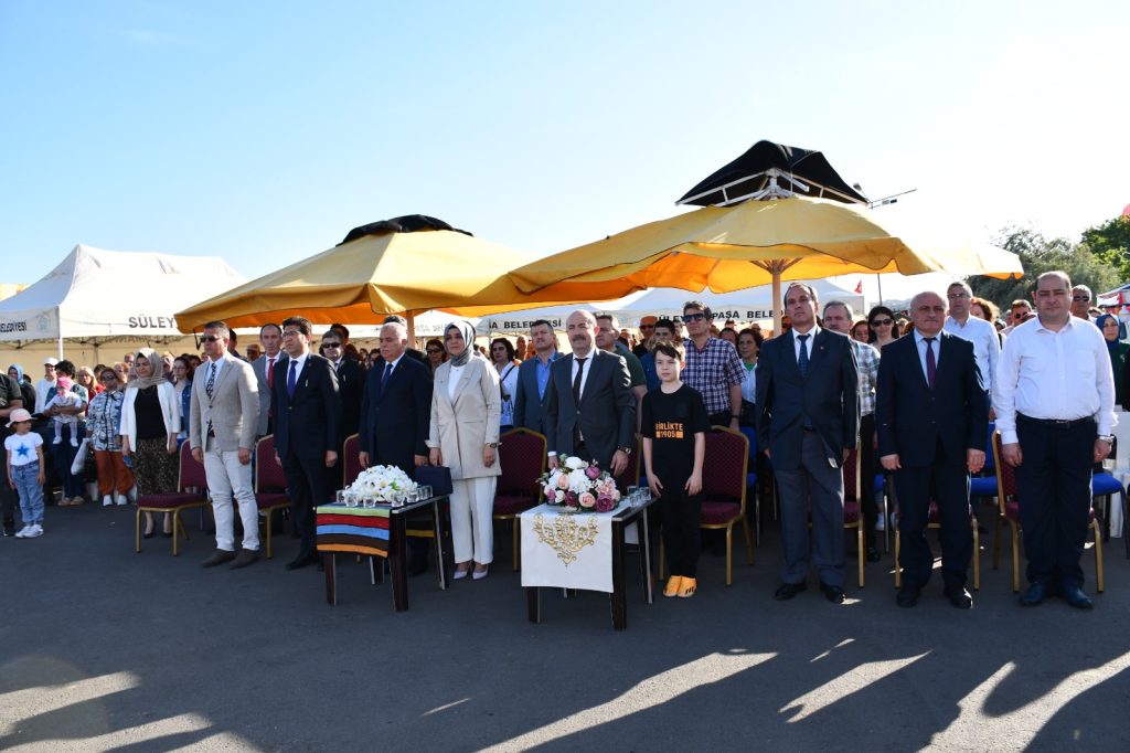 Vali Aziz Yıldırım ve Eşi Güllühan Yıldırım Hayat Boyu Öğrenme Şenliği’nin Açılışını Yaptı