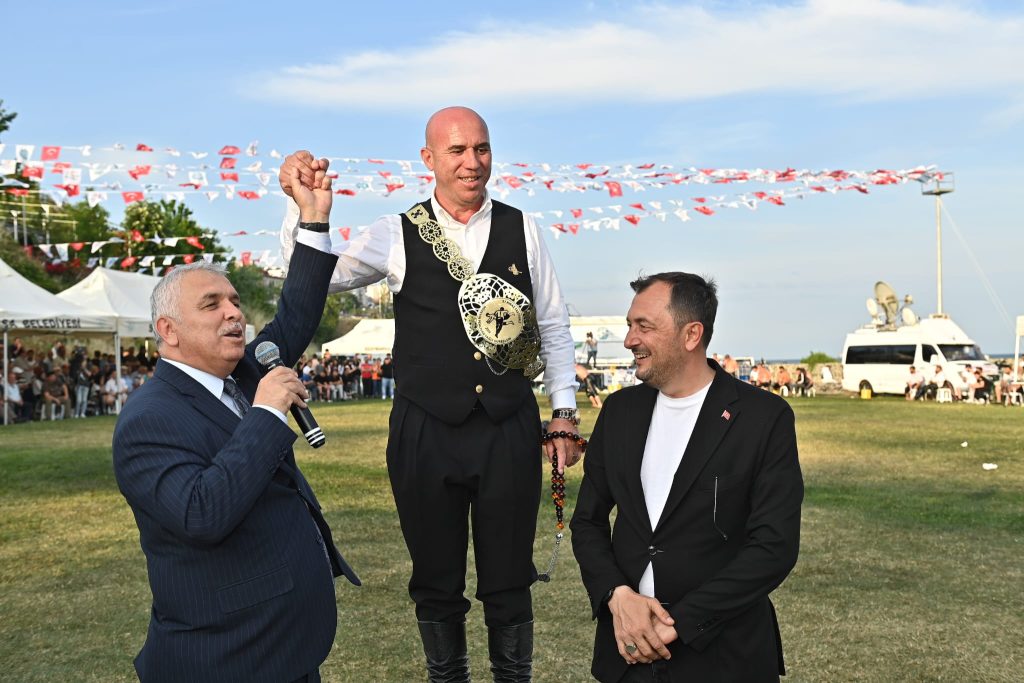 Kiraz Festivali coşkulu etkinliklerle başladı