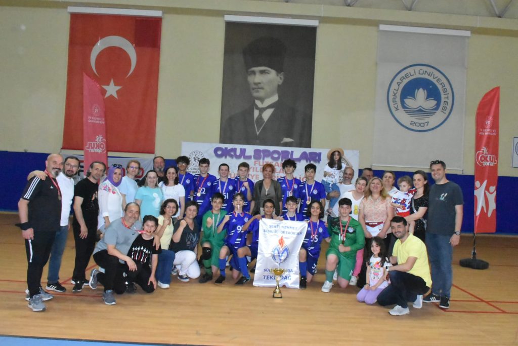 ŞEHİT MEHMET ŞENGÜL O.O FUTSAL YILDIZ TAKIMI TÜRKİYE ŞAMPİYONU OLDU