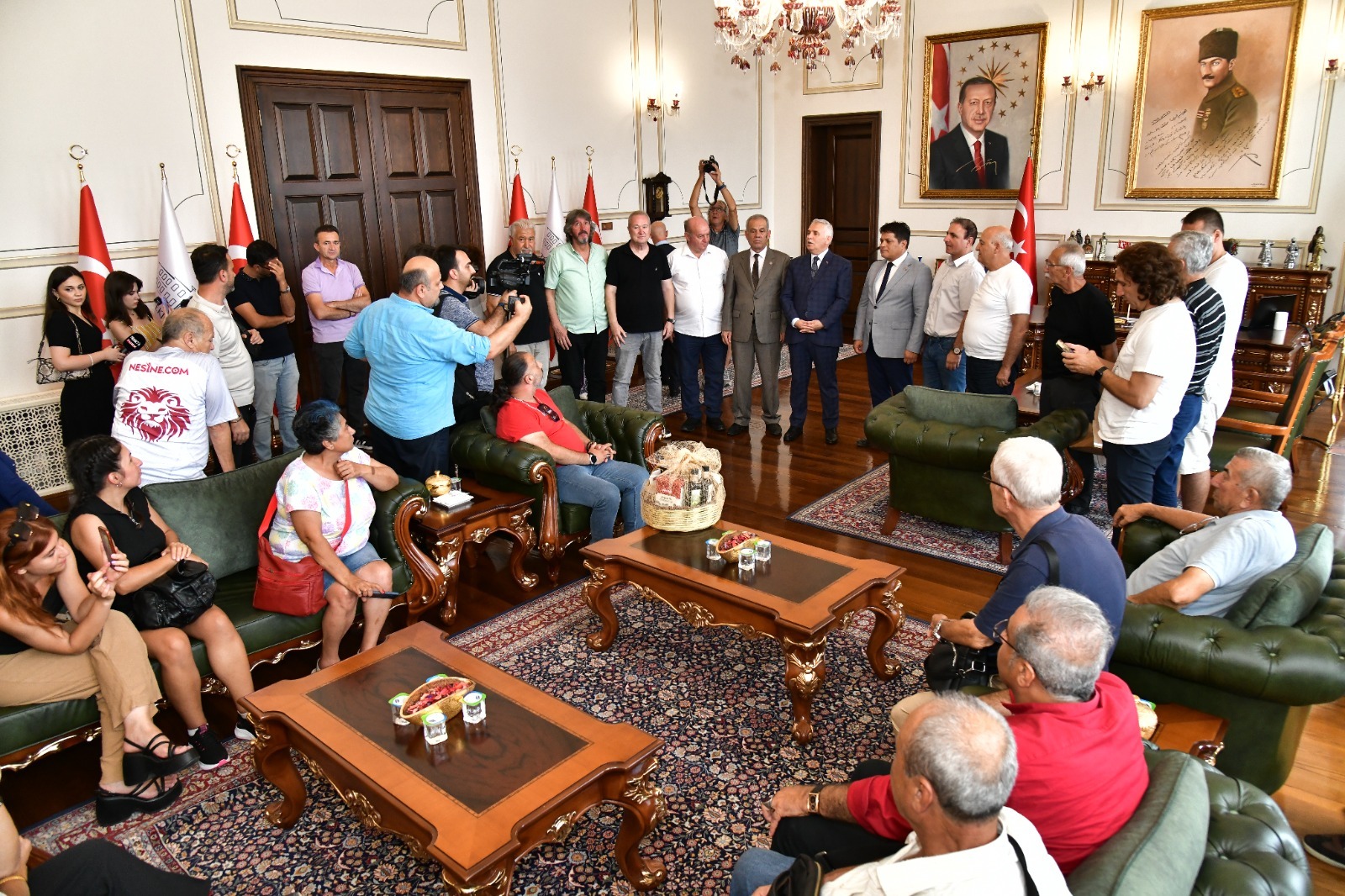Mersinli Gazeteciler ve TGF Heyeti Vali Aziz Yıldırım’ı Ziyaret Etti