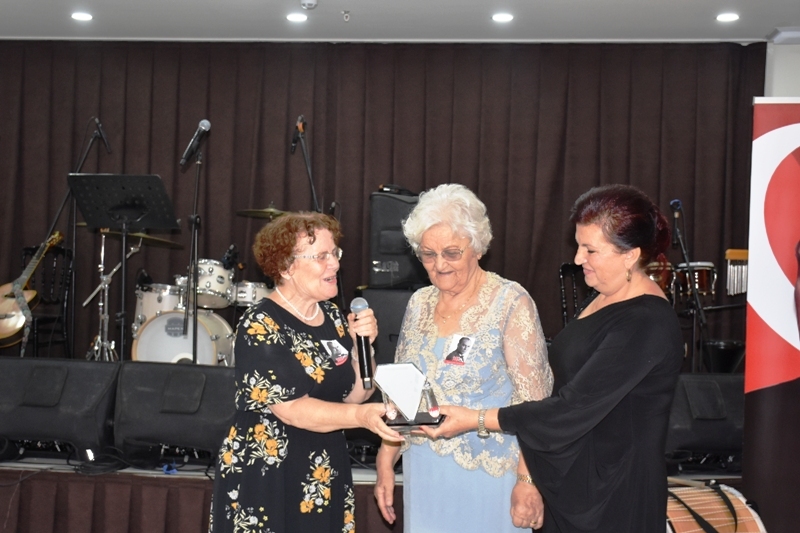 TEKİRDAĞ ÇYDD VE CUMHURİYET KADINLARI DERNEĞİNDEN MUHTEŞEM BALO