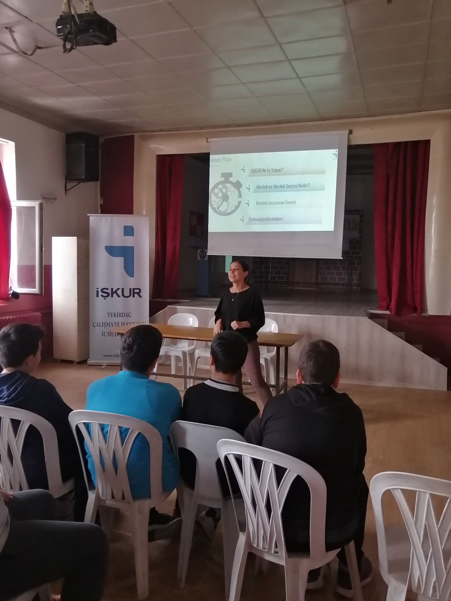 MESLEK DANIŞMANLARI ÖĞRENCİLERLE BULUŞMAYA DEVAM EDİYOR