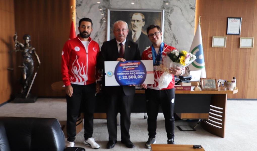 BAŞKAN ALBAYRAK, AVRUPA ŞAMPİYONU TEKİRDAĞLI ÖZEL SPORCU EMİRHAN AKÇAKOCA’YI MİSAFİR ETTİ