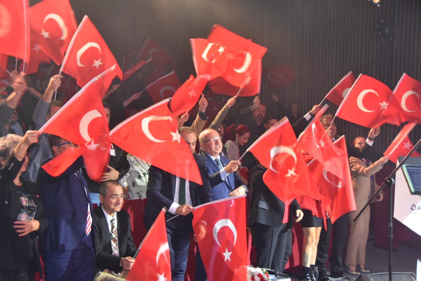 BÜYÜKŞEHİR’DEN CUMHURİYET’İN 100. YILINDA FOTOĞRAF SERGİSİ VE TÜRKÜ KONSERİ