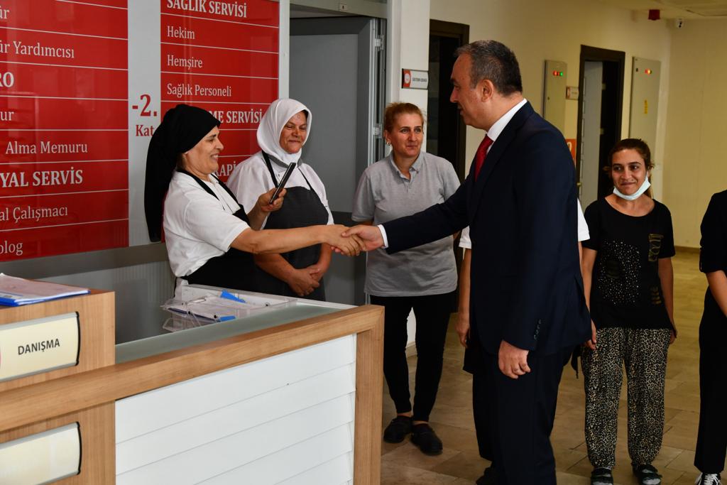 Vali Soytürk ve Eşi Nurdan Soytürk Malkara Huzurevini Ziyaret Etti