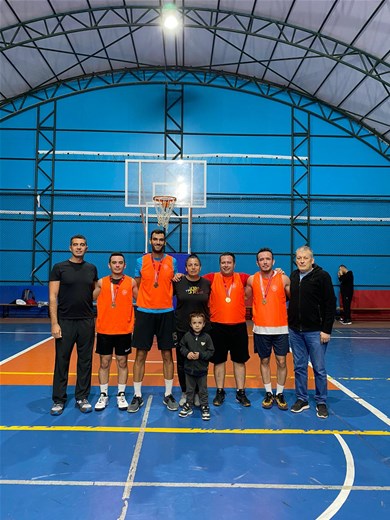 İLİMİZDE DÜZENLENEN ‘’CUMHURİYETİMİZİN 100. YIL KUTLAMALARI KAMU SPOR OYUNLARINDA’’ 1. LİĞİ ELDE EDEN KAMU KURUM ERKEK TAKIMLARI GRUP MÜSABAKALARINDA