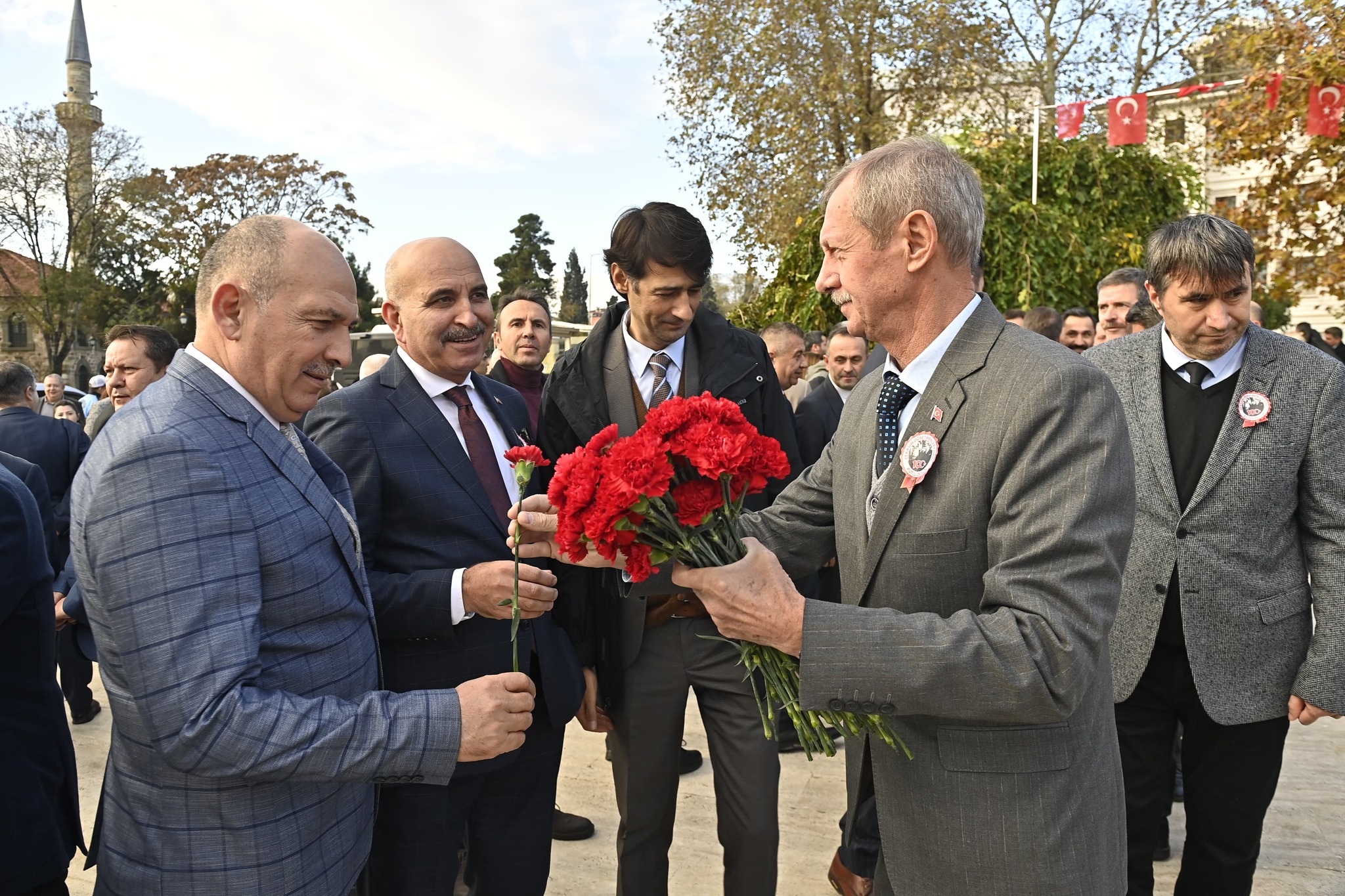 Başkan Uzunlar Öğretmenler Günü etkinliklerine katıldı