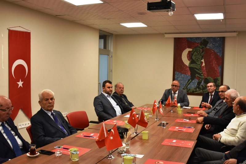 CHP İL ESKİ BAŞKANLARI ORTAK TOPLANTIDA BİLGİ VERDİLER